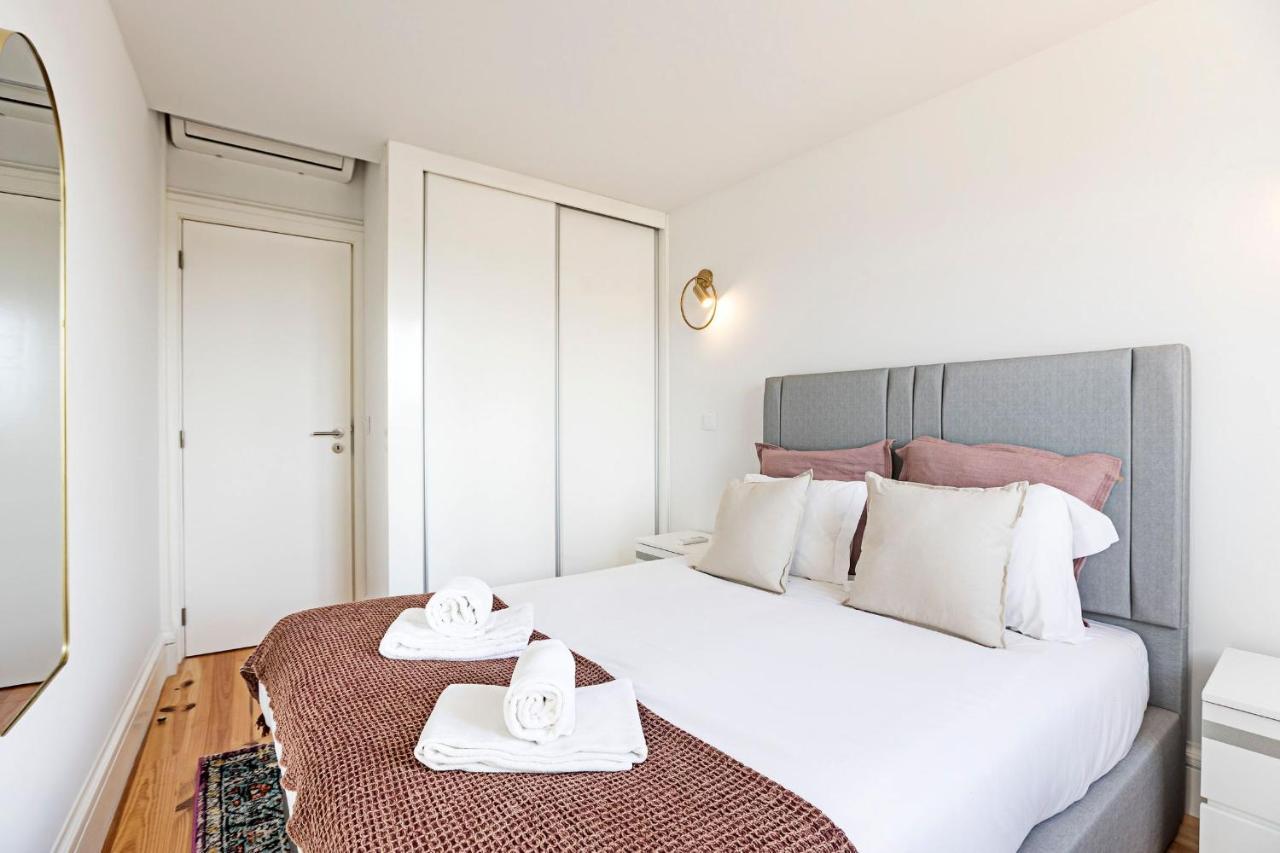 Modern Cativo Apartment By Lovelystay Porto Bagian luar foto