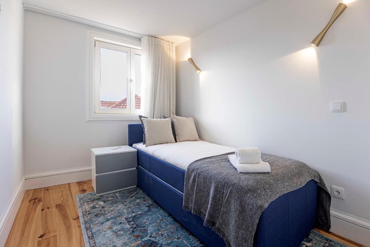Modern Cativo Apartment By Lovelystay Porto Bagian luar foto