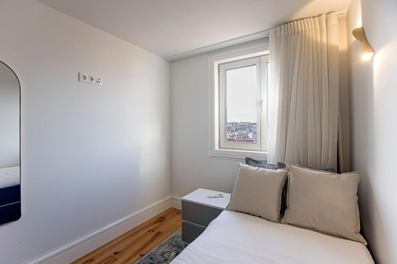 Modern Cativo Apartment By Lovelystay Porto Bagian luar foto